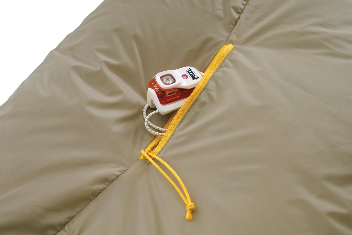 ThermaRest Corus 32 Lightweight Down Camping Quilt - Regular