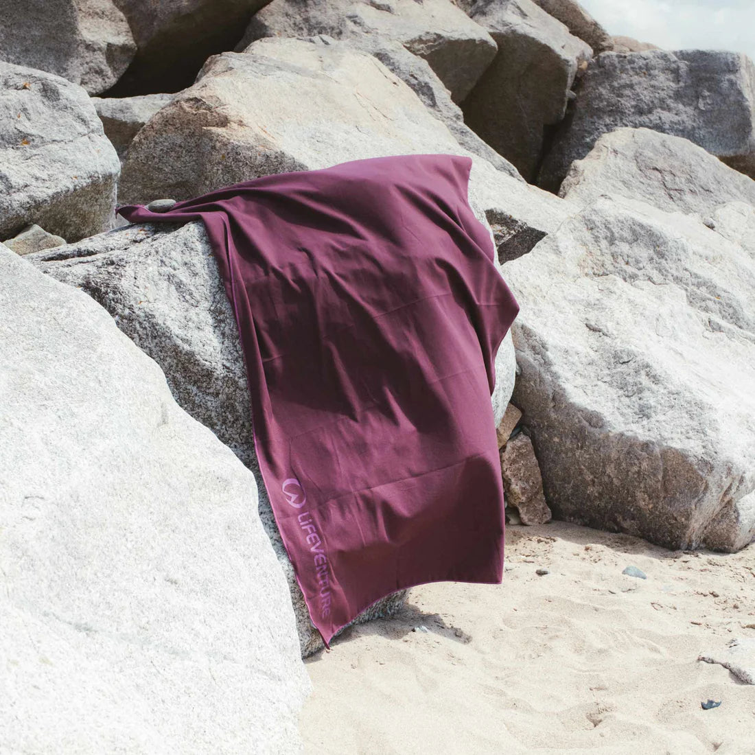 Lifeventure SoftFibre Recycled Printed Towel - Giant Blackcurrant