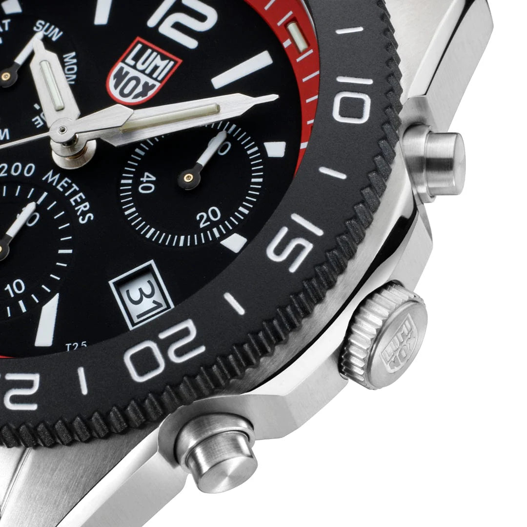 Luminox Pacific Diver Chronograph 44 mm Diver Watch Black-Red Dial - Set