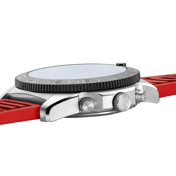 Luminox Pacific Diver Chronograph 44 mm Diver Watch Black-Red Dial - Set