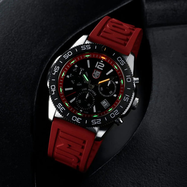 Luminox Pacific Diver Chronograph 44 mm Diver Watch Black-Red Dial - Set