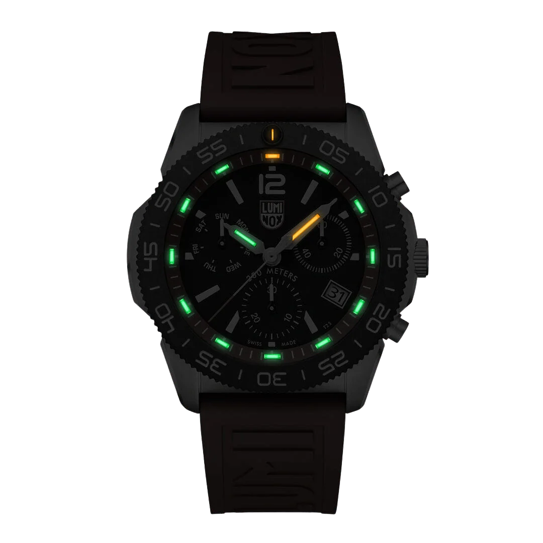 Luminox Pacific Diver Chronograph 44 mm Diver Watch Black-Red Dial - Set