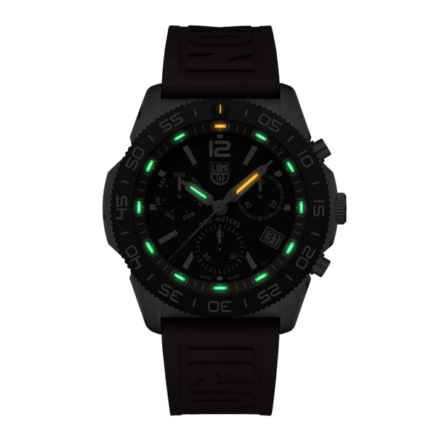 Luminox Pacific Diver Chronograph 44 mm Diver Watch Black-Red Dial - Set