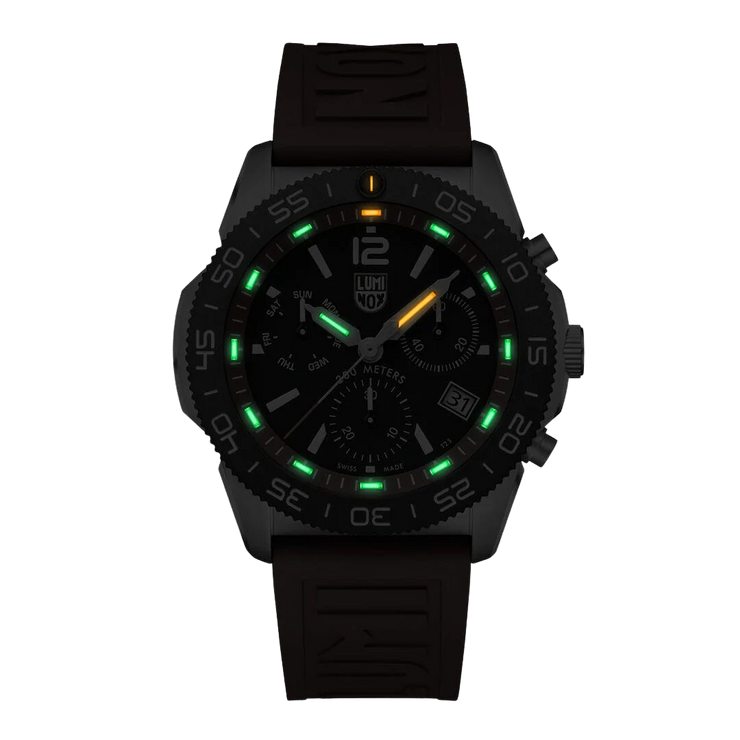 Luminox Pacific Diver Chronograph 44 mm Diver Watch Black-Red Dial - Set