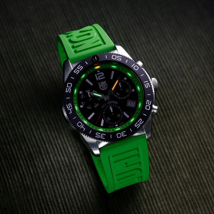 Luminox Pacific Diver Chronograph 44 mm Diver Watch Black-Green Dial - Set