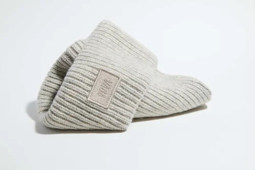 VÅGA Lambswool Chunky Beanie - White Melange