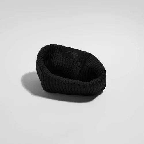 VÅGA Midweight Ribbed Beanie - Black